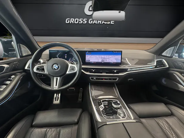 BMW X7 M60i