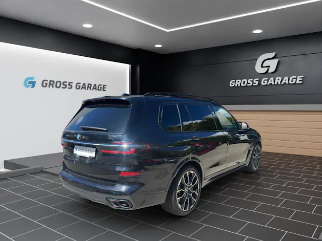BMW X7 M60i