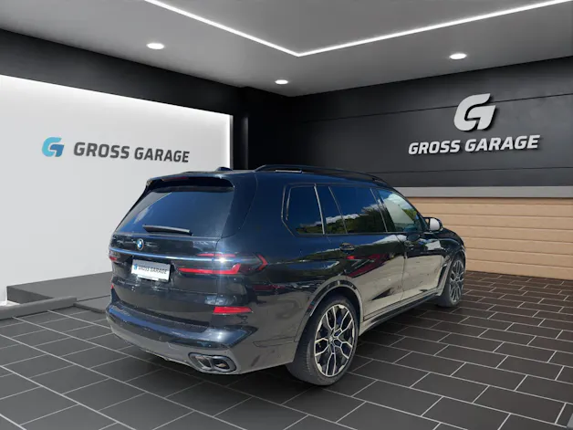 BMW X7 M60i