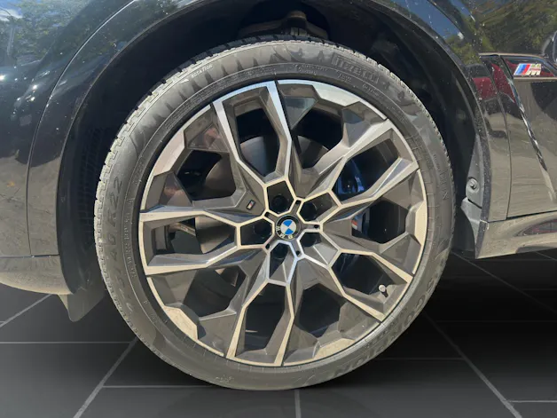 BMW X7 M60i