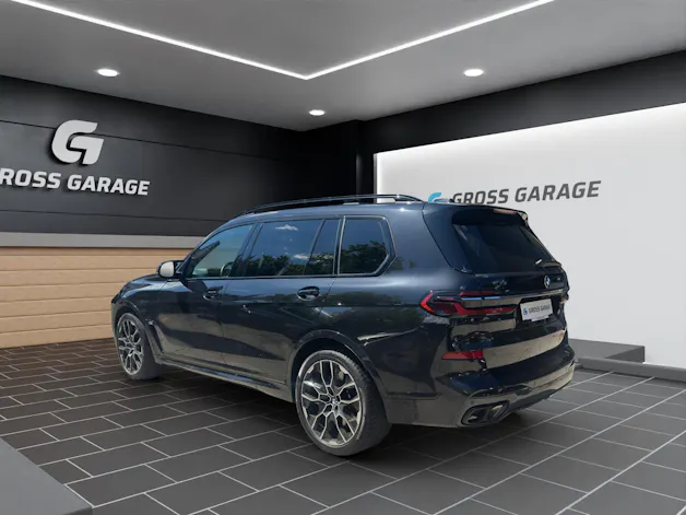 BMW X7 M60i