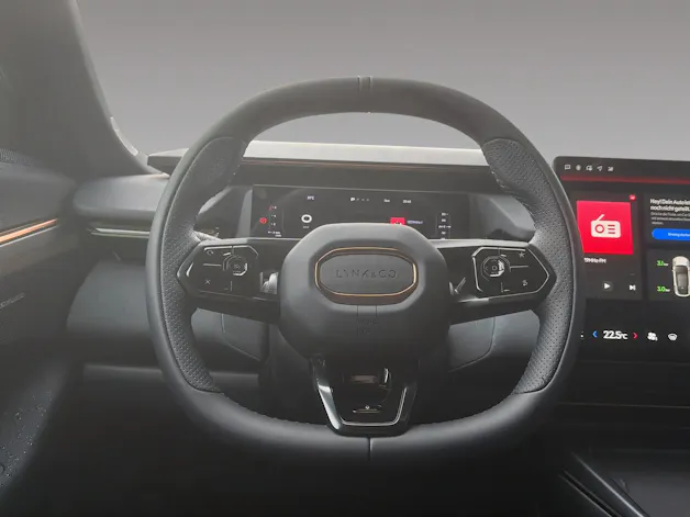 Lynk & Co 08 1.5 PHEV More