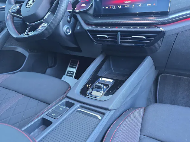 SKODA Octavia Combi 2.0 TSI RS DSG (CH)