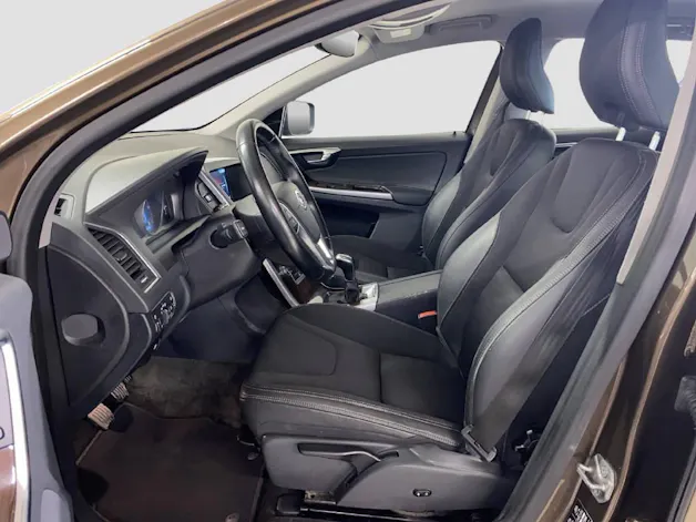 VOLVO XC60 2.0 D4 Momentum S/S