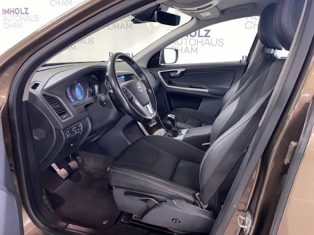 VOLVO XC60 2.0 D4 Momentum S/S