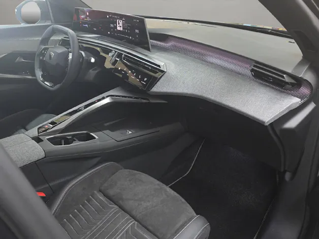 PEUGEOT E-3008 long range GT