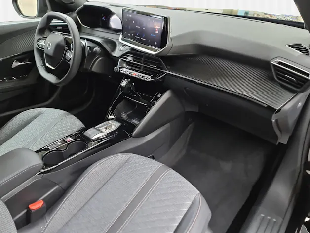 PEUGEOT 2008 1.2 Hybrid 145 GT Exclusive