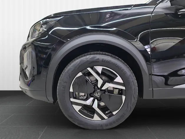PEUGEOT 2008 1.2 Hybrid 145 GT Exclusive