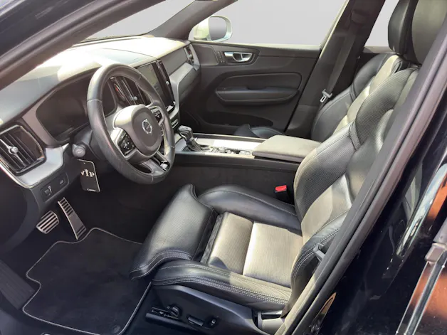 VOLVO XC60 2.0 T6 R-Design AWD