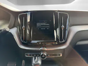 VOLVO XC60 2.0 T6 R-Design AWD