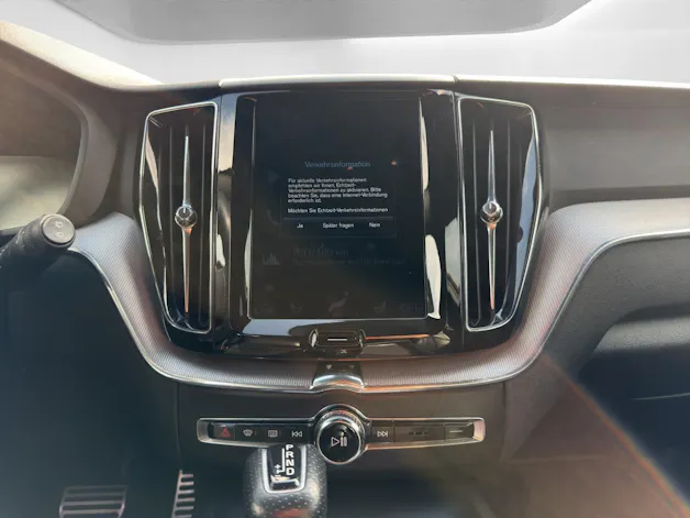 VOLVO XC60 2.0 T6 R-Design AWD