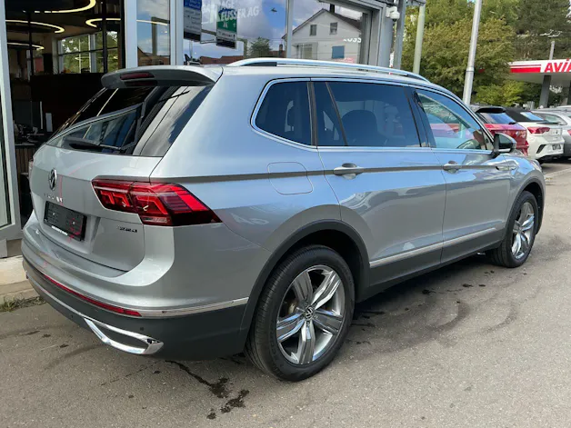 VW Tiguan Allspace ELEGANCE 193PS DSG 4 MOTION *** 7- SITZER & ANHÄNGEKUPPLUNG ***