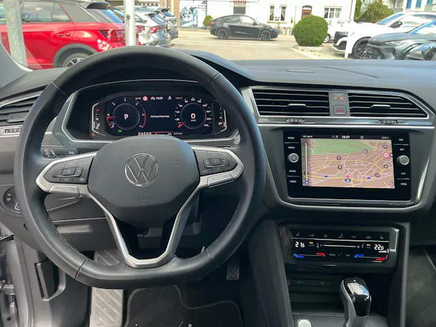 VW Tiguan Allspace ELEGANCE 193PS DSG 4 MOTION *** 7- SITZER & ANHÄNGEKUPPLUNG ***