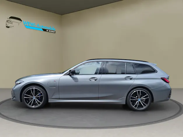 BMW 330e x DriveTouring Steptronic M Sport Pro