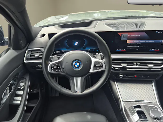 BMW 330e x DriveTouring Steptronic M Sport Pro