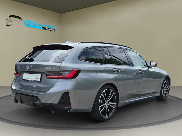 BMW 330e x DriveTouring Steptronic M Sport Pro