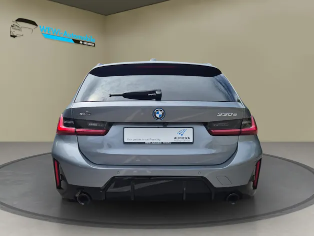 BMW 330e x DriveTouring Steptronic M Sport Pro