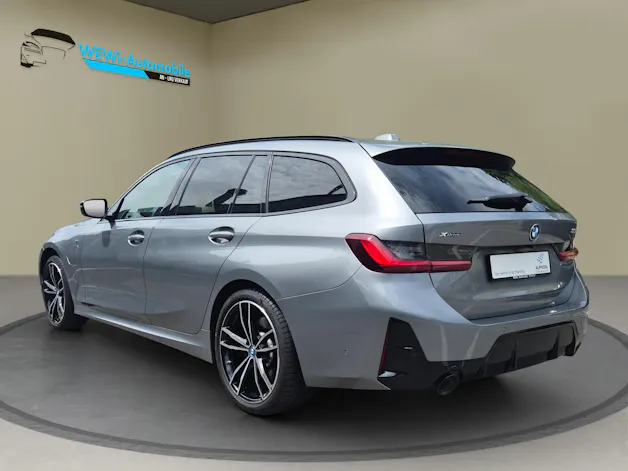 BMW 330e x DriveTouring Steptronic M Sport Pro