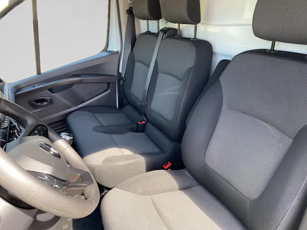 RENAULT Trafic 2.0 Blue dCi 130 Advance L1H1 EN