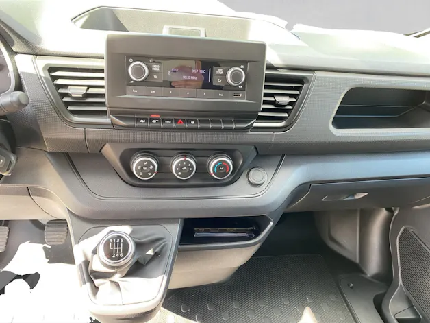 RENAULT Trafic 2.0 Blue dCi 130 Advance L1H1 EN