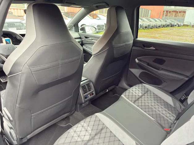 VW Golf Variant 2.0 TSI R-Line DSG 4Motion