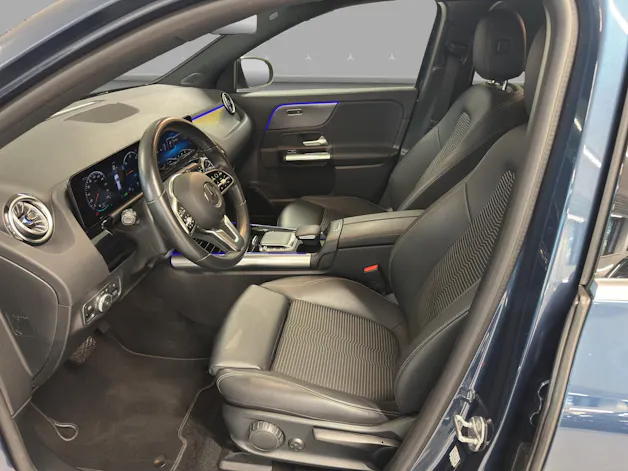 MERCEDES-BENZ EQA 300 4Matic