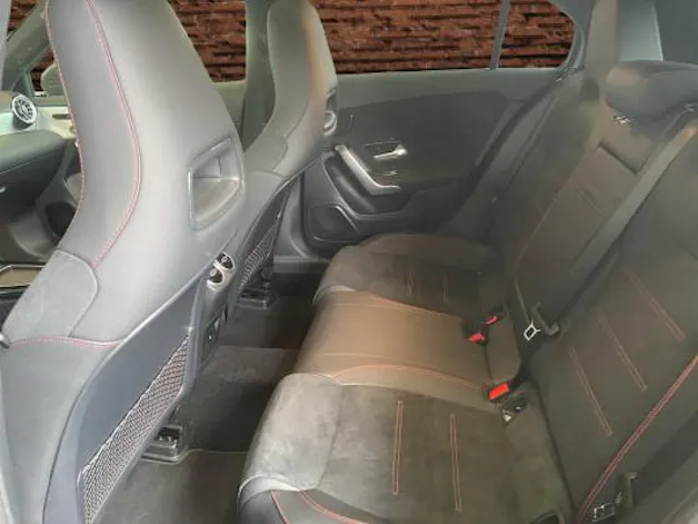 MERCEDES-BENZ A 180