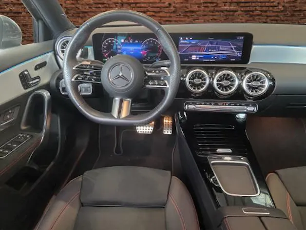 MERCEDES-BENZ A 180