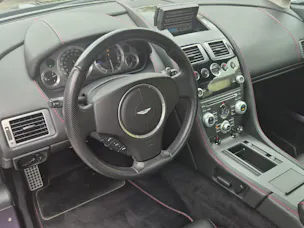ASTON MARTIN V8 Vantage 4.7 Sportshift