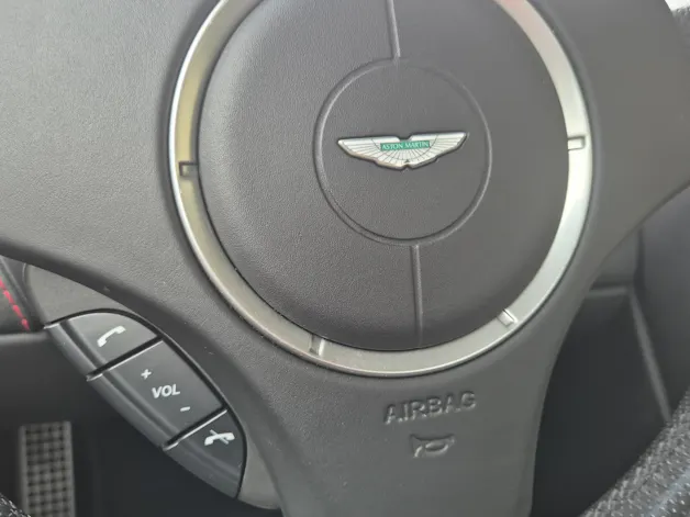 ASTON MARTIN V8 Vantage 4.7 Sportshift