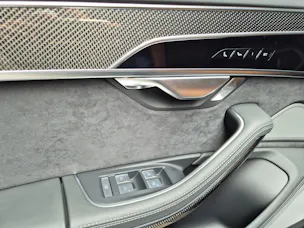 AUDI A8 60 L TFSI e quattro tiptronic