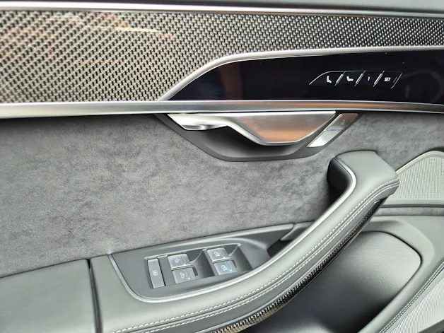 AUDI A8 60 L TFSI e quattro tiptronic