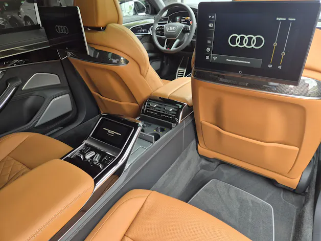 AUDI A8 60 L TFSI e quattro tiptronic