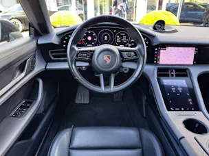 PORSCHE Taycan 4S Cross Turismo