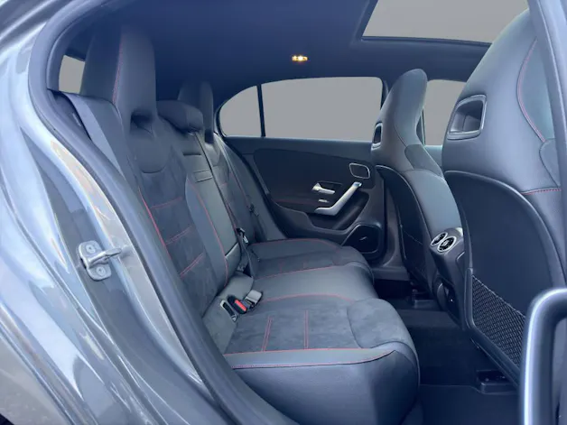 MERCEDES-BENZ A 220 AMG Line 4matic