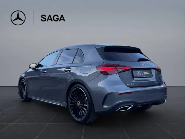 MERCEDES-BENZ A 220 AMG Line 4matic
