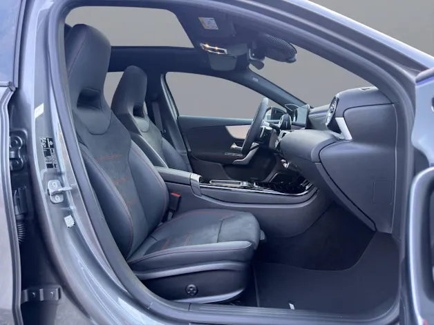 MERCEDES-BENZ A 220 AMG Line 4matic