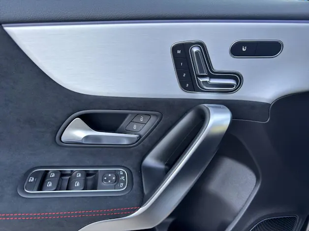 MERCEDES-BENZ A 220 AMG Line 4matic