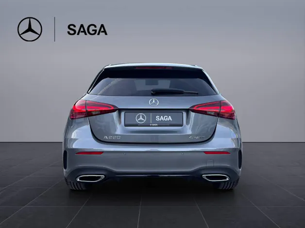 MERCEDES-BENZ A 220 AMG Line 4matic