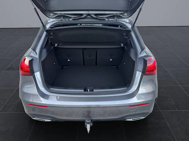 MERCEDES-BENZ A 220 AMG Line 4matic