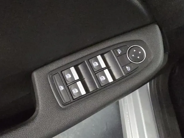 RENAULT Clio 1.6 E-Tech Zen