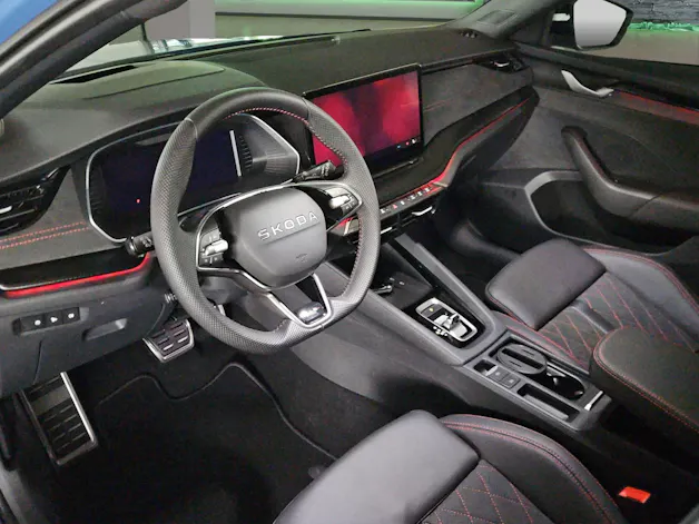 SKODA Octavia Combi 2.0 TSI DSG RS 30 Years Edition