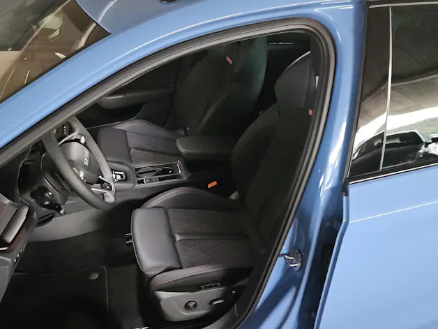 SKODA Octavia Combi 2.0 TSI DSG RS 30 Years Edition