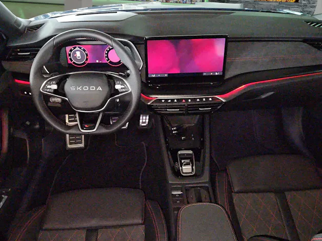 SKODA Octavia Combi 2.0 TSI DSG RS 30 Years Edition