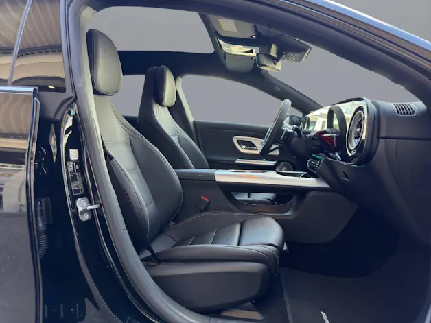 MERCEDES-BENZ CLA 220 4-Matic Shooting Brake