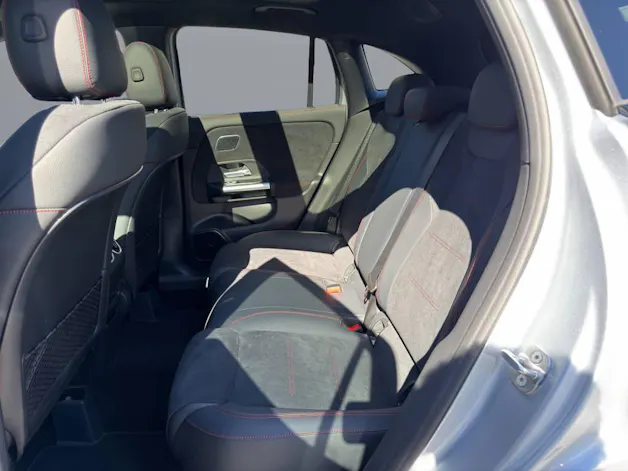 MERCEDES-BENZ GLA 220 d AMG Line 4matic