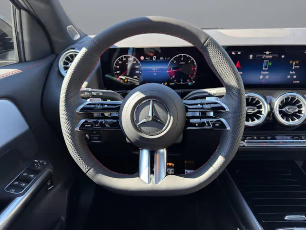 MERCEDES-BENZ GLA 220 d AMG Line 4matic