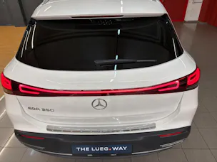 MERCEDES-BENZ EQA 250 / DISTRONIC / Rückfahrkamera / Soundsystem
