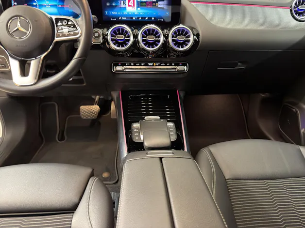 MERCEDES-BENZ EQA 250 / DISTRONIC / Rückfahrkamera / Soundsystem