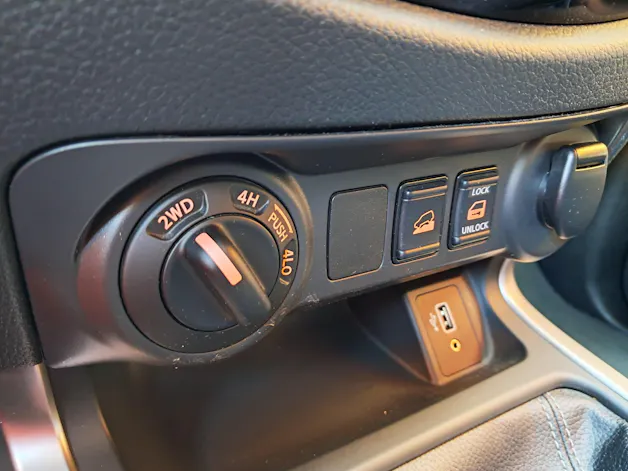 NISSAN Navara King Cab N-Connecta 2.3 dCi 4WD